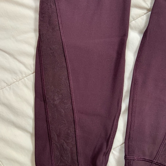 Limited edition lululemon crops - Picture 3 of 3